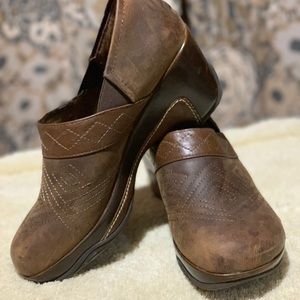 Easy Spirit Brown Leather Clogs